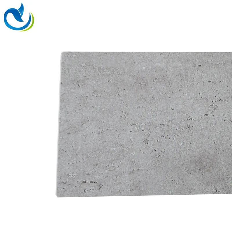 Solidne, elastyczne panele ścienne SPC